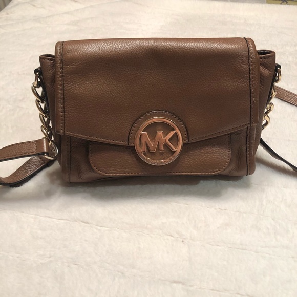 Michael Kors Handbags - MICHAEL KORS pebbled leather crossbody